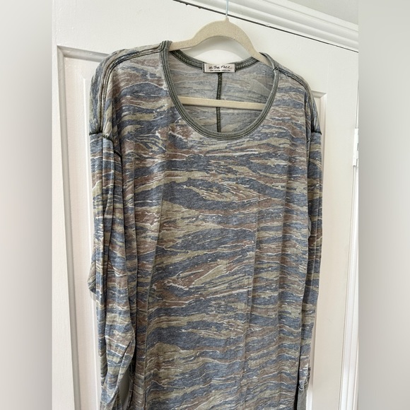 We the Free people distressed army print think king sleeve shirt top - Picture 3 of 11